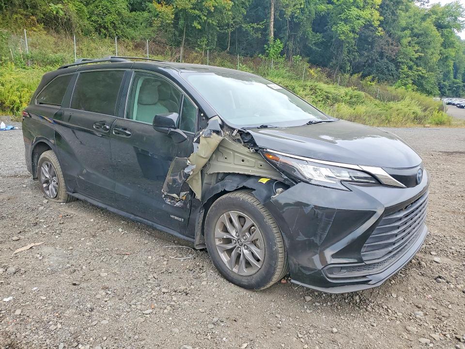 Photo 4 from auction – 2021 TOYOTA SIENNA with VIN 5TDKRKEC9MS060410