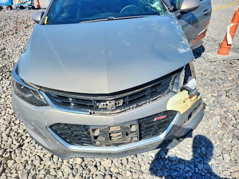 Снимка 11 от търг – 2017 CHEVROLET CRUZE с VIN 1G1BE5SM3H7155578