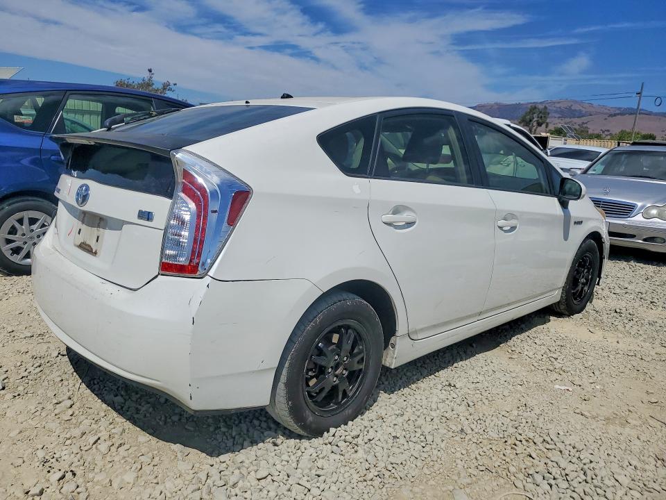 Снимка 3 от търг – 2012 TOYOTA PRIUS с VIN JTDKN3DU2C5452838