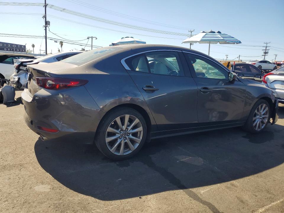 Zdjęcie 3 z aukcji – 2019 MAZDA 3 z VIN 3MZBPADL3KM112836