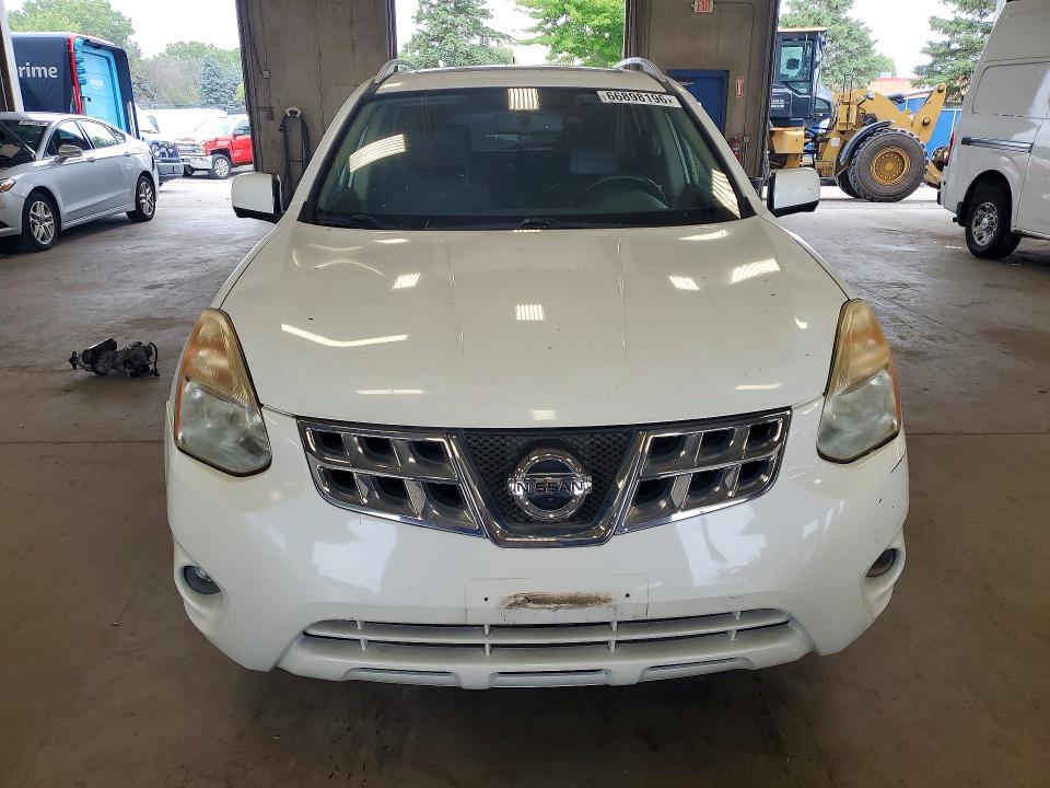 Photo 5 from auction – 2013 NISSAN ROGUE with VIN JN8AS5MV9DW137835