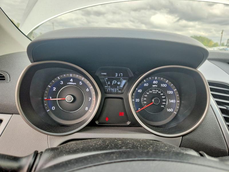 Photo 9 from auction – 2016 HYUNDAI ELANTRA with VIN 5NPDH4AE3GH701950