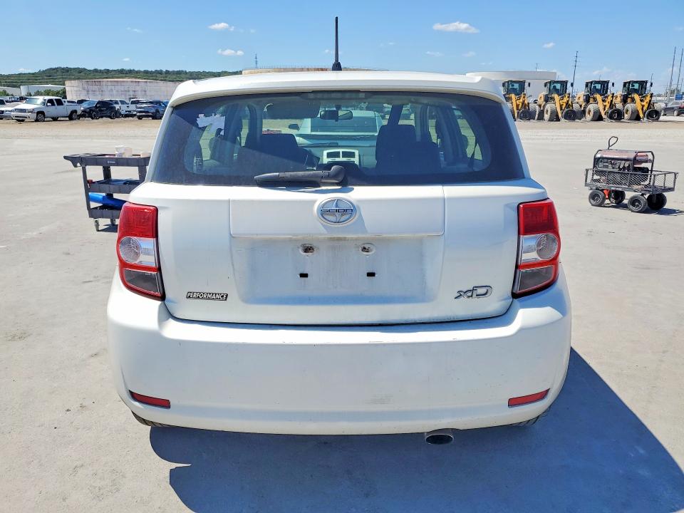 Photo 6 from auction – 2012 SCION XD with VIN JTKKU4B46C1018322