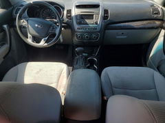 Photo 8 from auction – 2014 KIA SORENTO with VIN 5XYKT4A74EG520352
