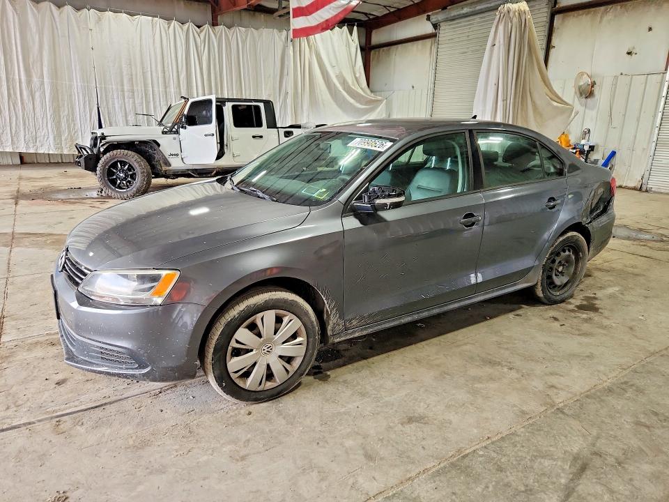 Снимка 1 от търг – 2014 VOLKSWAGEN JETTA с VIN 3VWD17AJ9EM243984