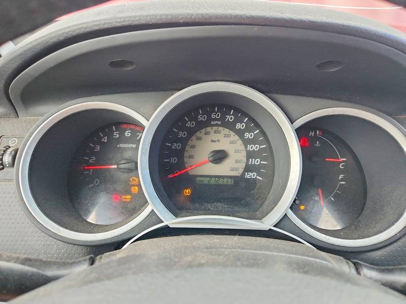 Photo 9 from auction – 2010 TOYOTA TACOMA with VIN 5TEUU4EN4AZ672212
