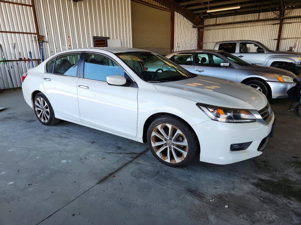 Photo 4 from auction – 2015 HONDA ACCORD with VIN 1HGCR2F5XFA094975