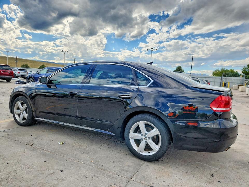 Photo 2 from auction – 2015 VOLKSWAGEN PASSAT with VIN 1VWAT7A32FC111621