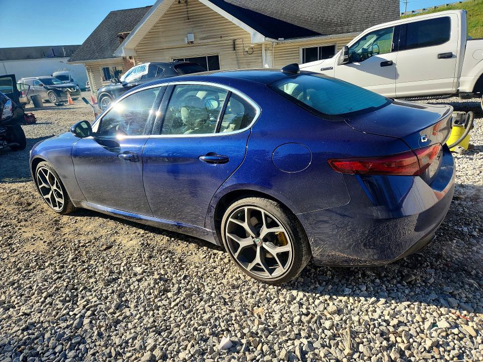 Photo 2 from auction – 2019 ALFA ROMEO GIULIA with VIN ZARFANAN5K7612371