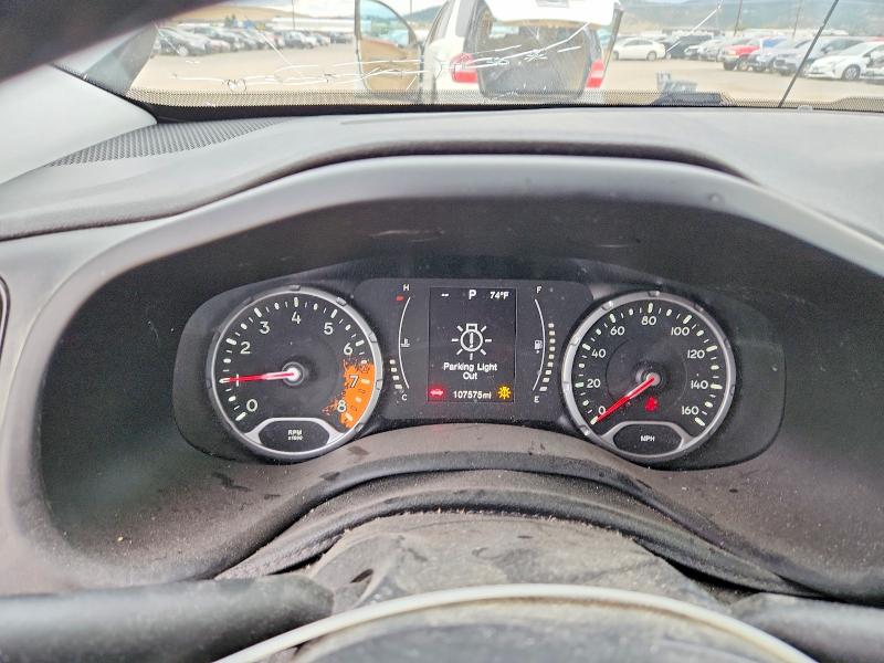 Photo 9 from auction – 2016 JEEP RENEGADE with VIN ZACCJBBT0GPD39472