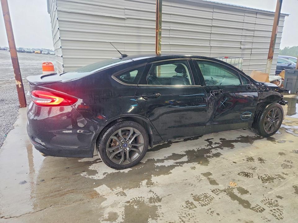 Photo 3 from auction – 2018 FORD FUSION with VIN 3FA6P0LU6JR124415