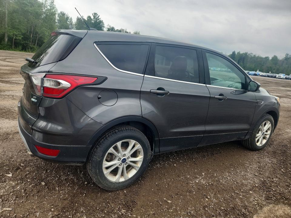Photo 3 from auction – 2017 FORD ESCAPE with VIN 1FMCU9GD8HUA00570
