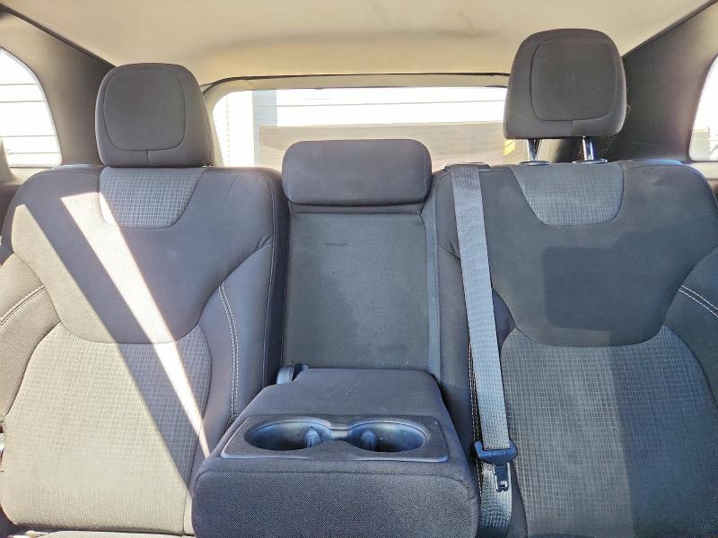 Фото 10 с аукциона – 2015 JEEP CHEROKEE с VIN 1C4PJLCB1FW642789