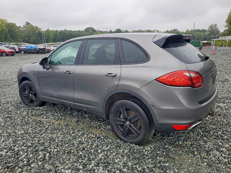 Photo 2 from auction – 2011 PORSCHE CAYENNE with VIN WP1AB2A25BLA42092