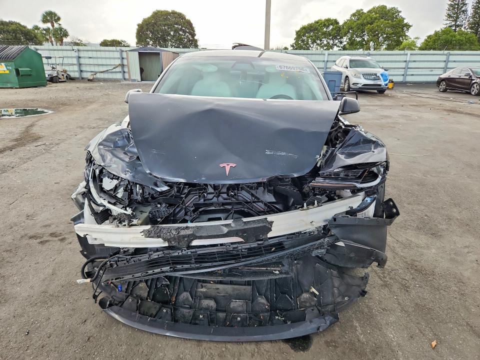Снимка 5 от търг – 2025 TESLA MODEL 3 с VIN 5YJ3E1EA7SF940337