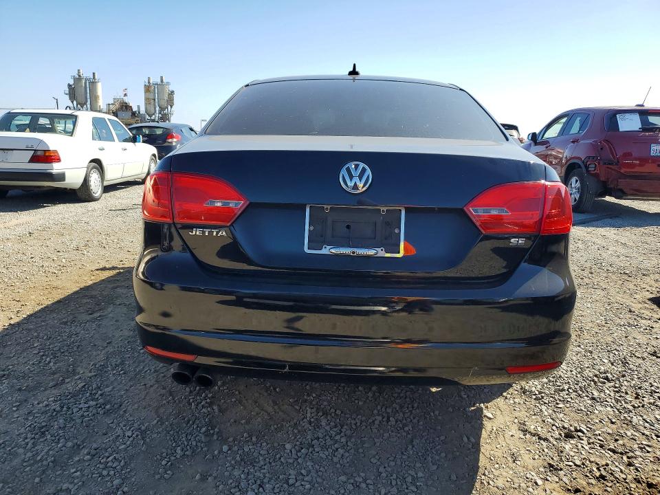 Photo 6 from auction – 2014 VOLKSWAGEN JETTA with VIN 3VWD17AJ7EM439860