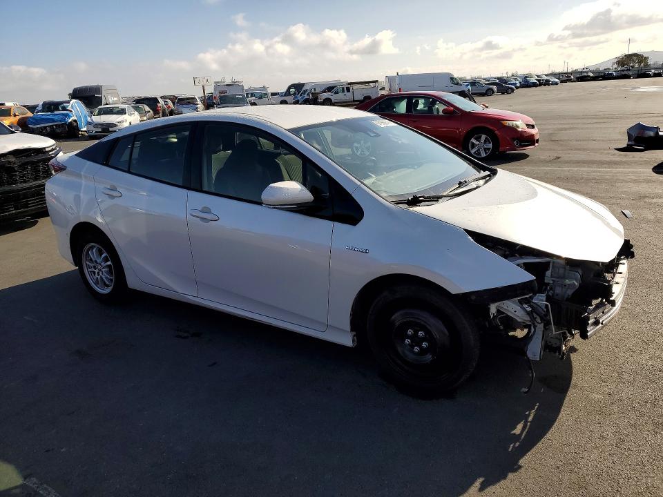 Снимка 4 от търг – 2017 TOYOTA PRIUS с VIN JTDKARFU7H3052174