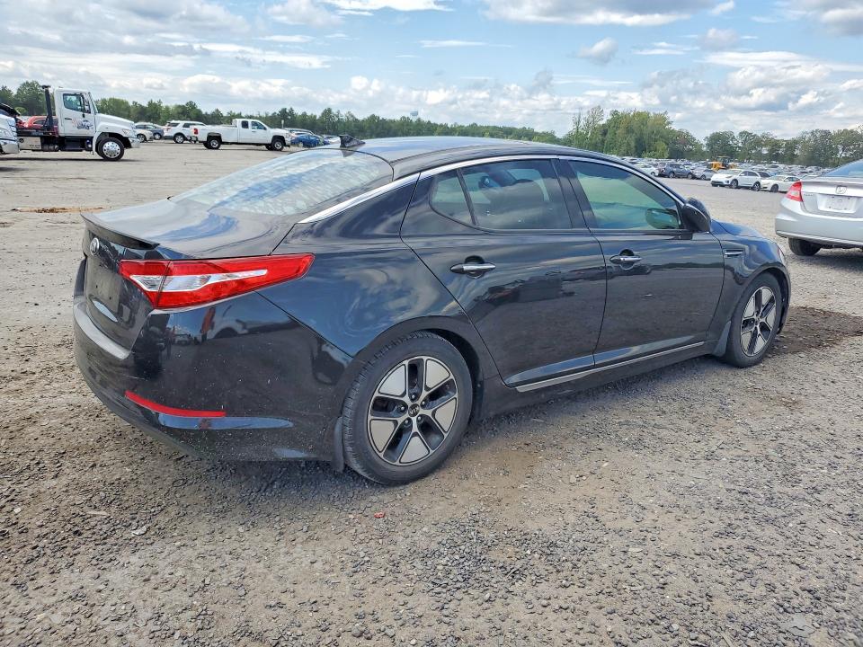 Photo 3 from auction – 2013 KIA OPTIMA with VIN KNAGM4AD4D5038221
