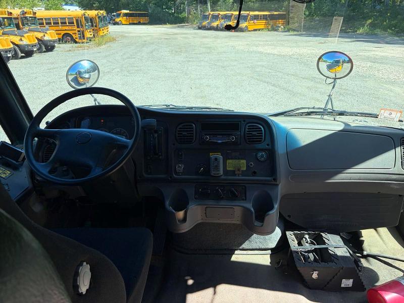 Photo 9 from auction – 2015 FREIGHTLINER CHASSIS with VIN 4UZABRDU6FCFW9523