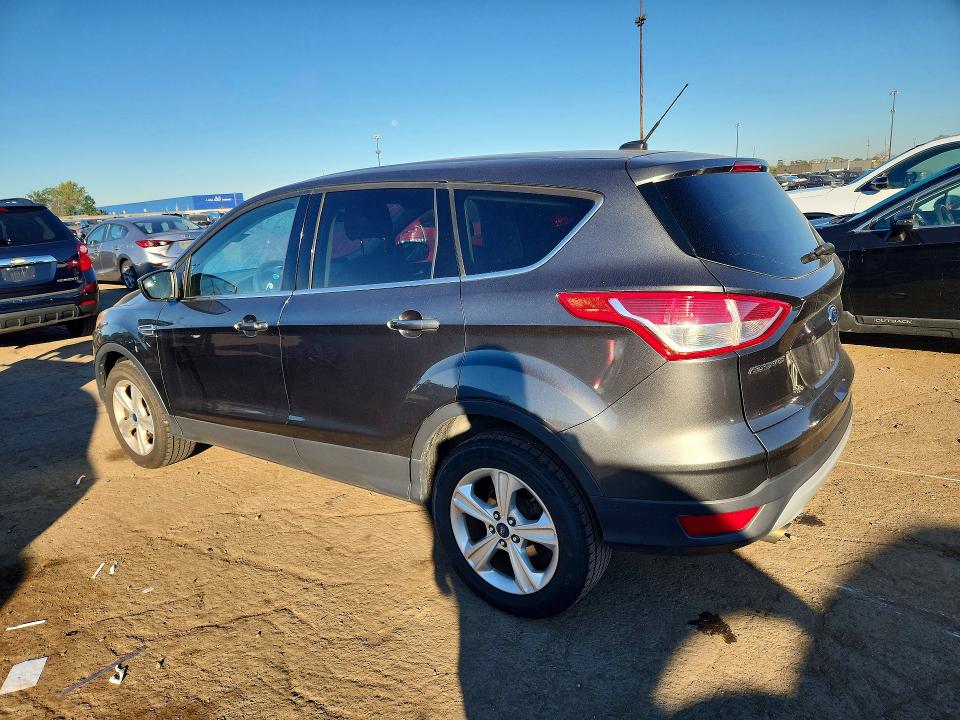 Photo 2 from auction – 2016 FORD ESCAPE with VIN 1FMCU0G7XGUA51525