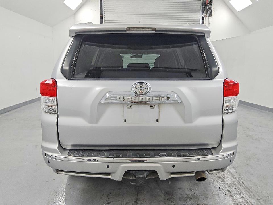 Photo 6 from auction – 2011 TOYOTA 4RUNNER with VIN JTEZU5JR9B5025597