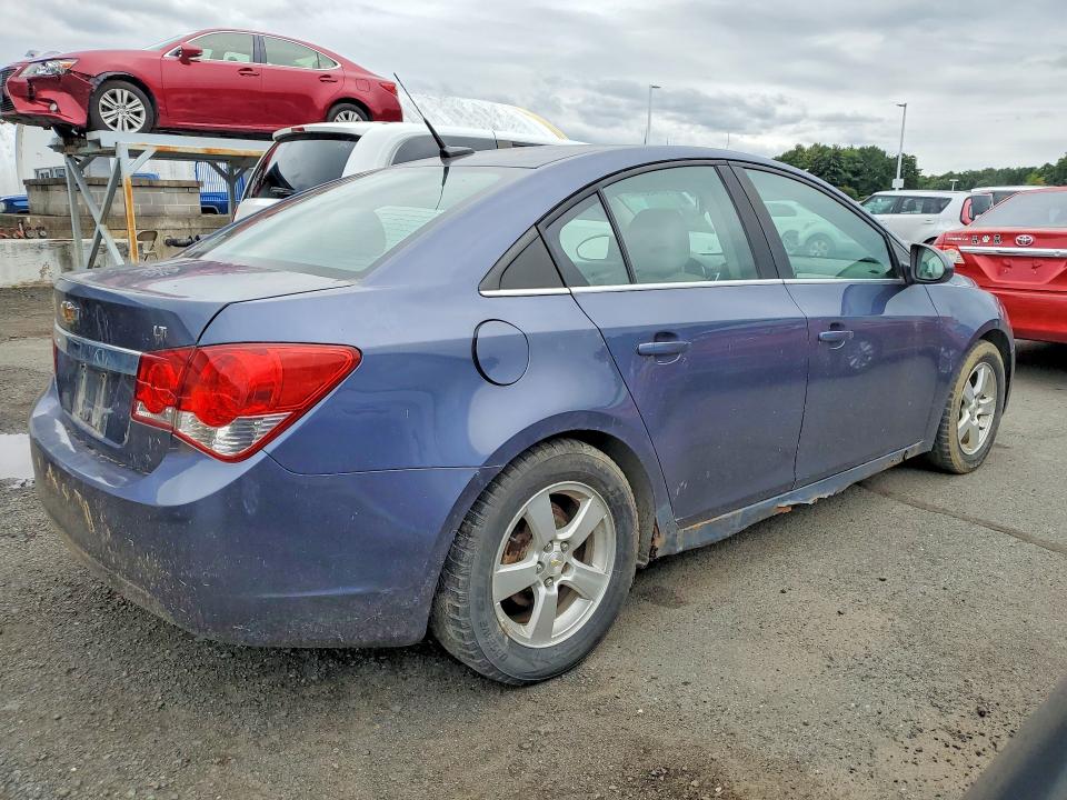 Photo 3 from auction – 2014 CHEVROLET CRUZE with VIN 1G1PC5SBXE7464843