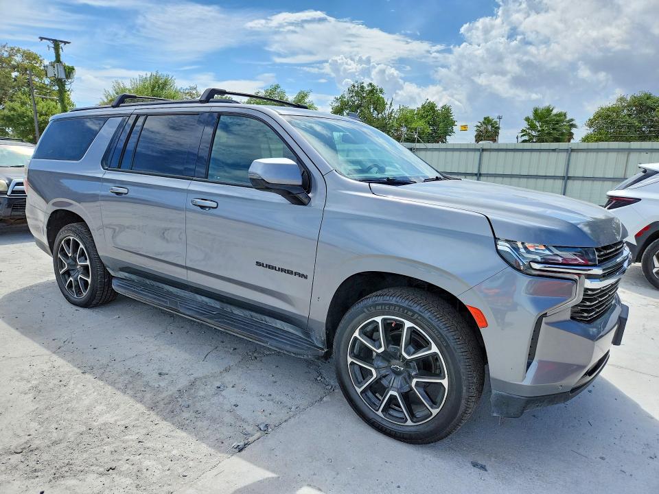 Photo 4 from auction – 2021 CHEVROLET SUBURBAN with VIN 1GNSCEKD0MR225072