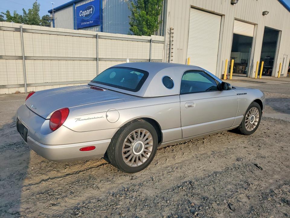 Photo 3 from auction – 2004 FORD THUNDERBIRD with VIN 1FAHP60A14Y104066