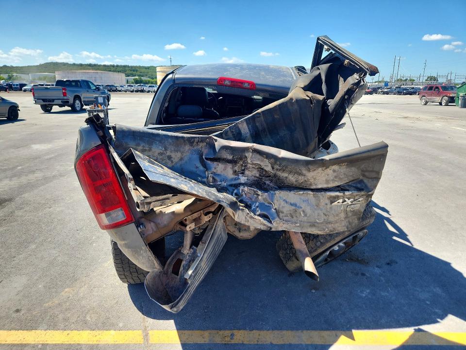 Photo 6 from auction – 2004 DODGE RAM 1500 with VIN 1D7HU18D74S671377