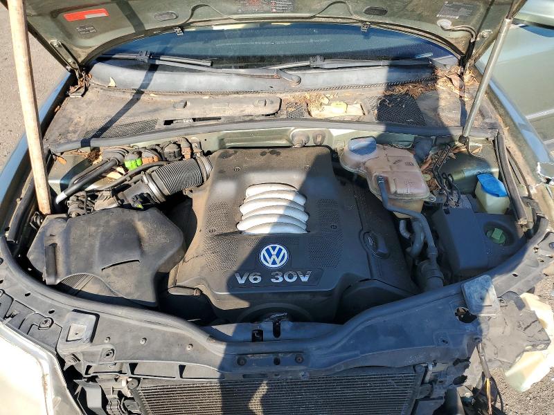 Снимка 11 от търг – 2002 VOLKSWAGEN PASSAT с VIN WVWRH63B12P438312