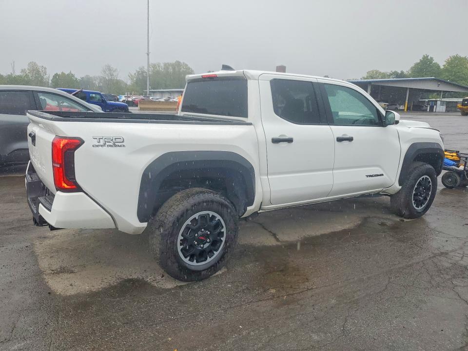 Zdjęcie 3 z aukcji – 2024 TOYOTA TACOMA z VIN 3TMLB5JN8RM054980