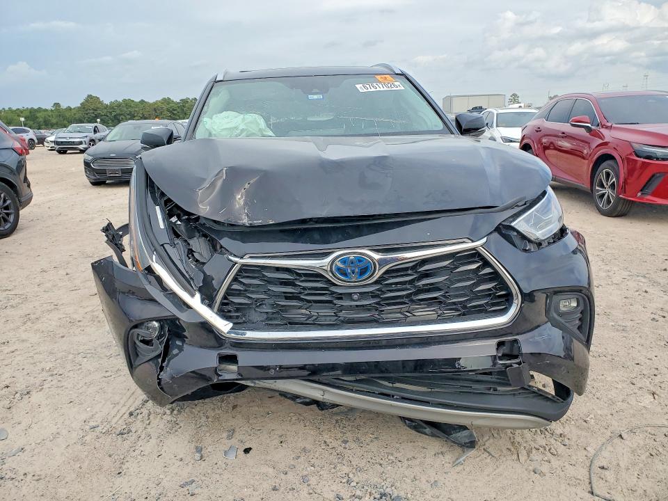 Photo 5 from auction – 2021 TOYOTA HIGHLANDER with VIN 5TDFARAH8MS006079
