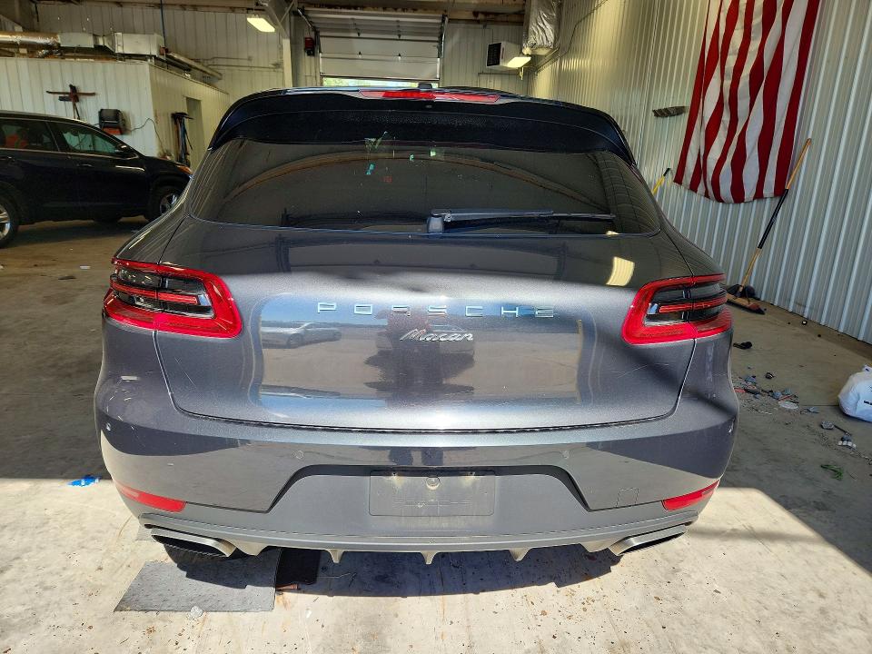 Photo 6 from auction – 2018 PORSCHE MACAN with VIN WP1AA2A59JLB17467