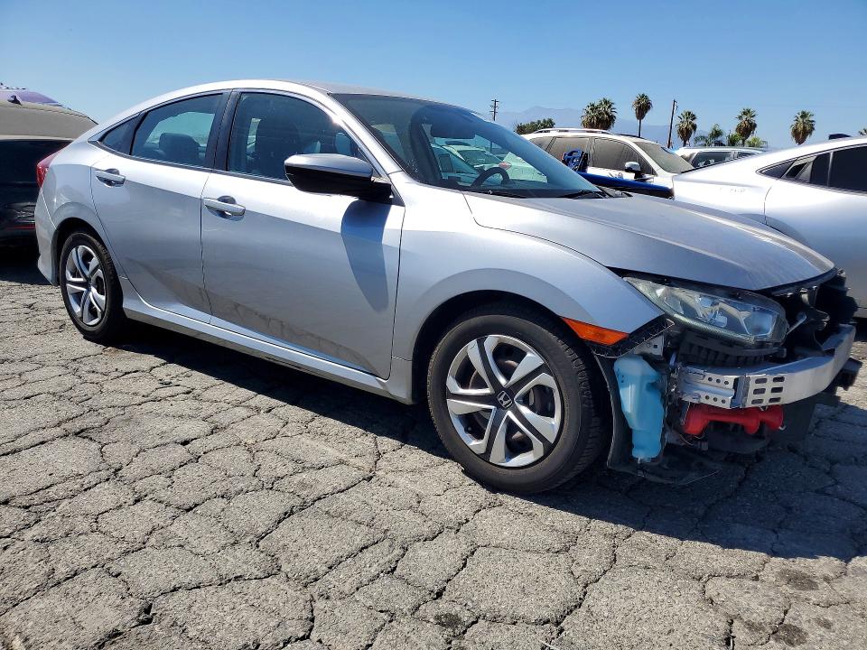 Photo 4 from auction – 2018 HONDA CIVIC with VIN 2HGFC2F53JH561937