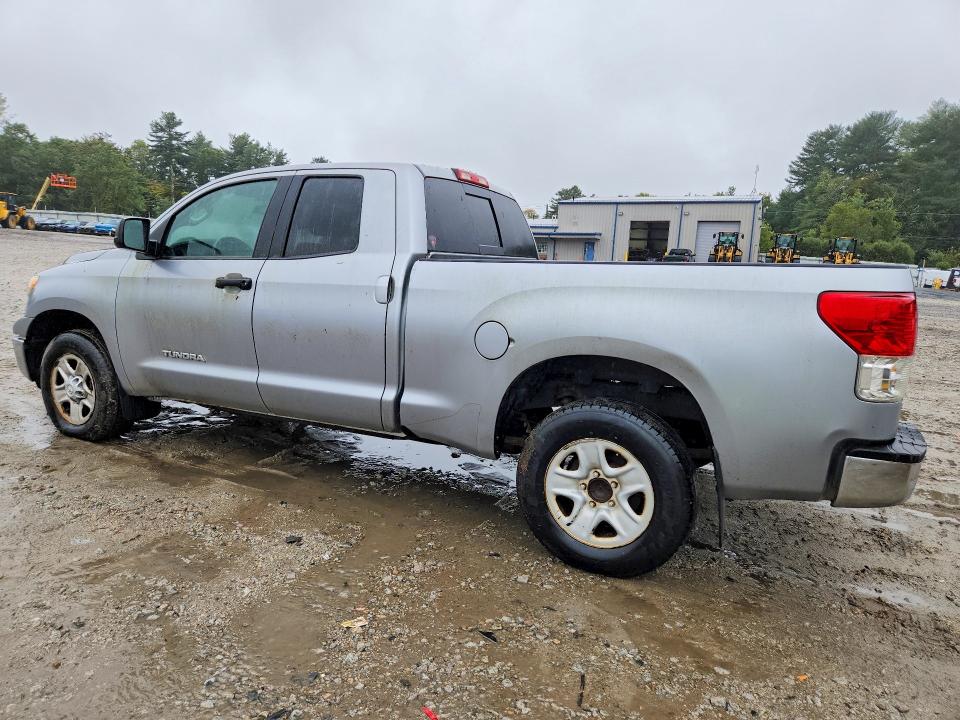 Photo 2 from auction – 2011 TOYOTA TUNDRA with VIN 5TFUM5F13BX025472