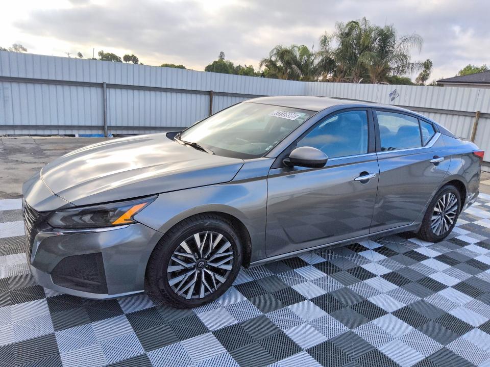 NISSAN ALTIMA 2023 with VIN 1N4BL4DV0PN390954 - Photo from auction