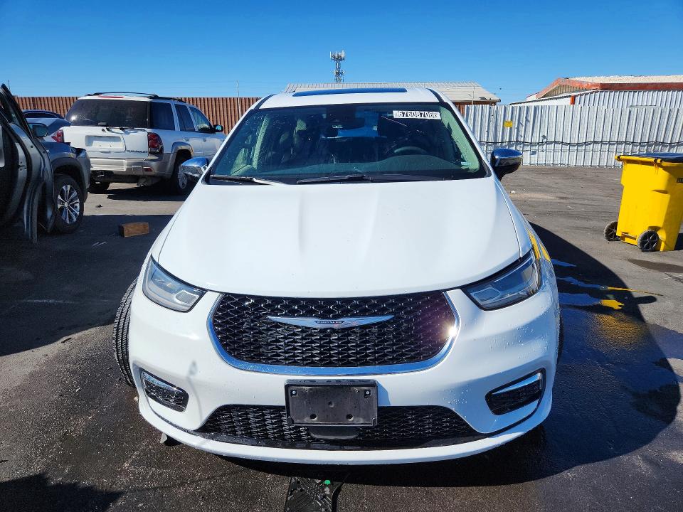 Photo 5 from auction – 2023 CHRYSLER PACIFICA with VIN 2C4RC1S72PR626826