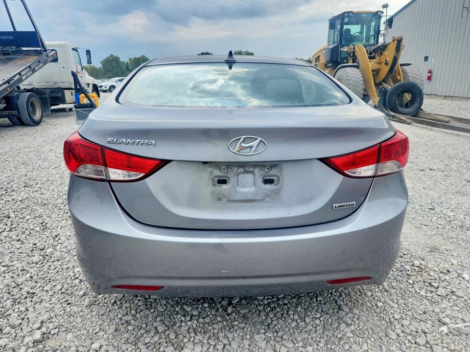Photo 6 from auction – 2013 HYUNDAI ELANTRA with VIN KMHDH4AE2DU922601