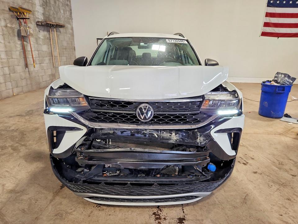 Снимка 5 от търг – 2022 VOLKSWAGEN TAOS с VIN 3VVAX7B27NM039617