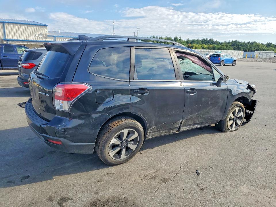 Photo 3 from auction – 2018 SUBARU FORESTER with VIN JF2SJAGC2JH562269
