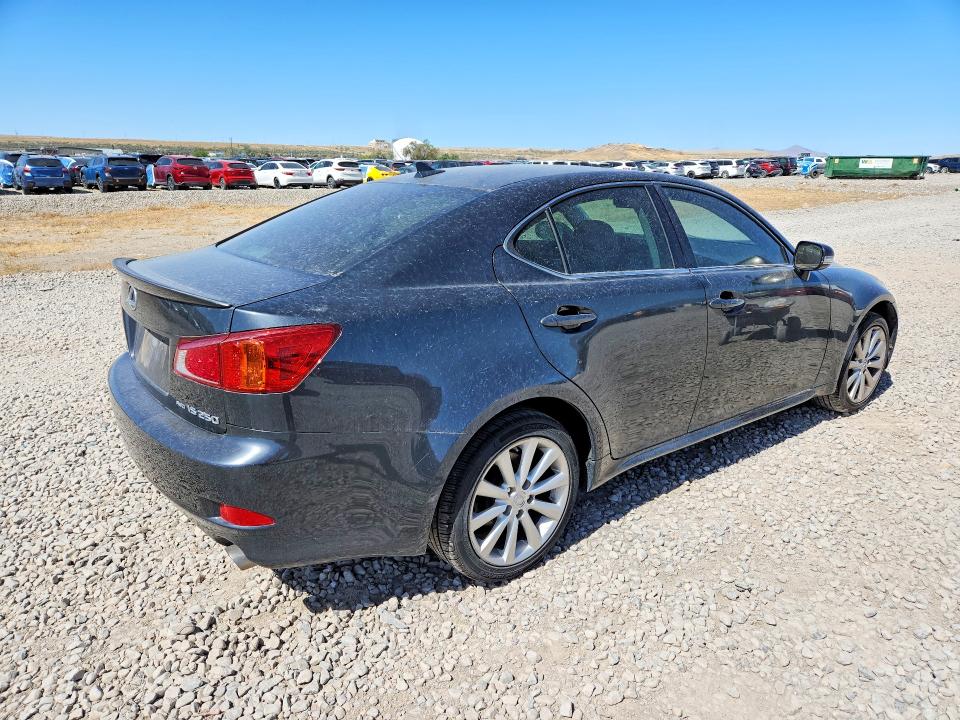 Photo 3 from auction – 2009 LEXUS IS with VIN JTHCK262092030322