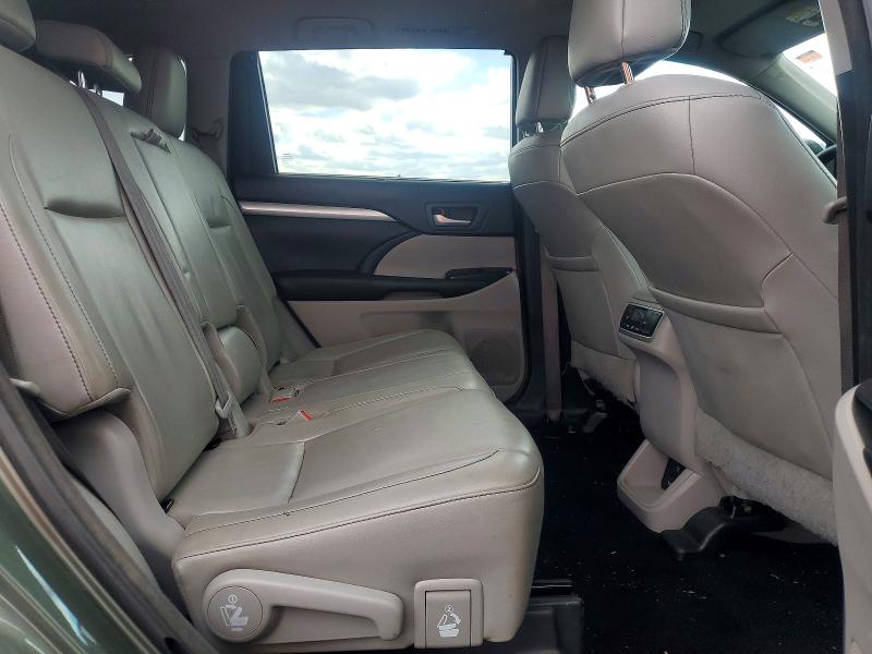 Photo 11 from auction – 2017 TOYOTA HIGHLANDER with VIN 5TDJZRFH5HS356528
