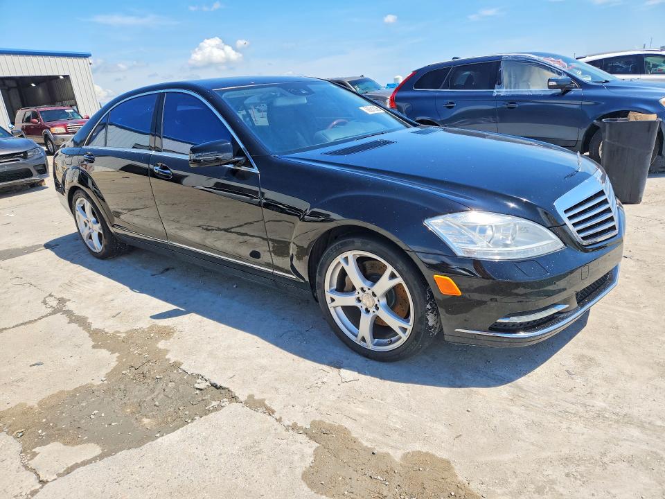 Photo 4 from auction – 2013 MERCEDES-BENZ S with VIN WDDNG7DB2DA507395