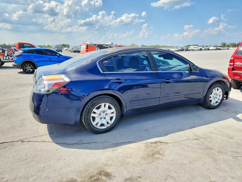 Photo 3 from auction – 2011 NISSAN ALTIMA with VIN 1N4AL2AP5BC104333
