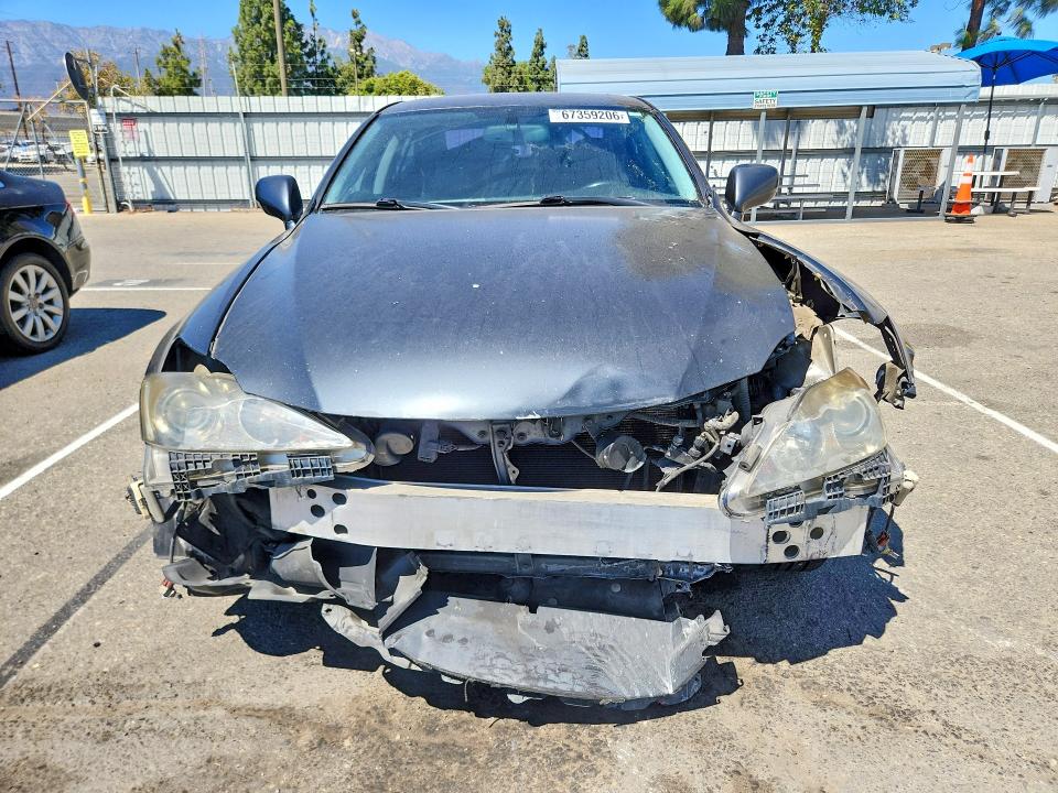 Photo 5 from auction – 2006 LEXUS IS with VIN JTHBE262165011338
