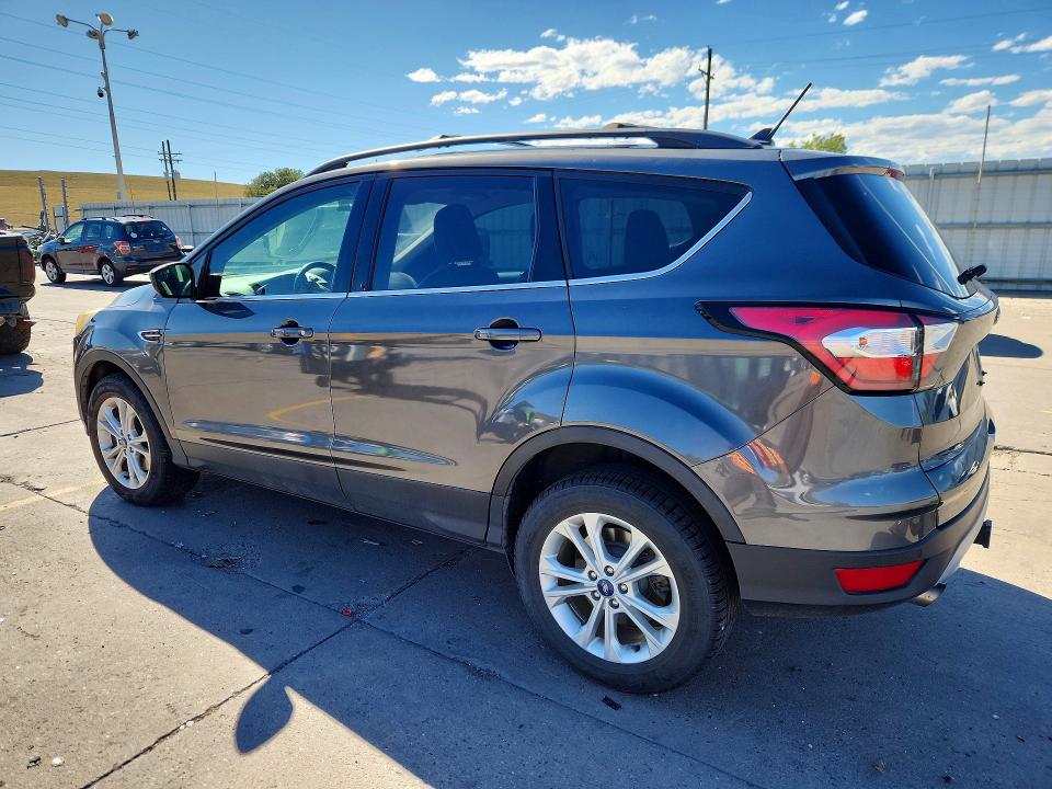 Photo 2 from auction – 2018 FORD ESCAPE with VIN 1FMCU9HD5JUB12859