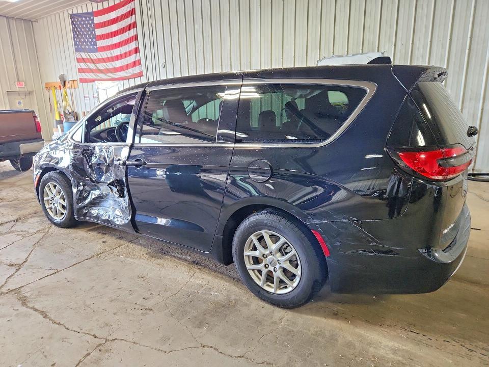 Photo 2 from auction – 2025 CHRYSLER PACIFICA with VIN 2C4RC1BG7SR548715