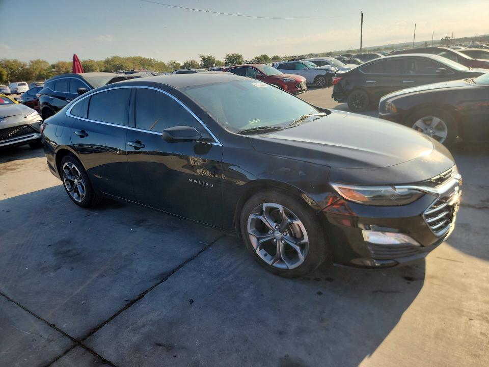 Photo 4 from auction – 2021 CHEVROLET MALIBU with VIN 1G1ZD5ST4MF033644