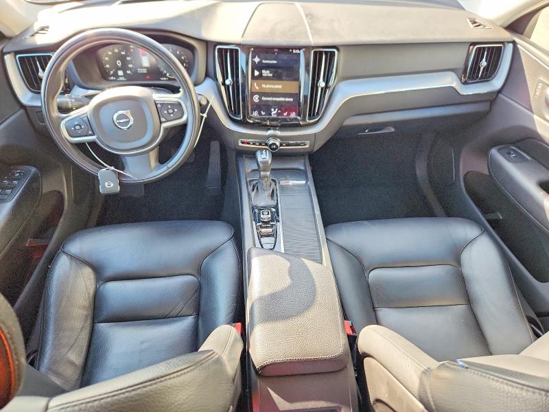Photo 8 from auction – 2018 VOLVO XC60 with VIN LYV102RK4JB109862