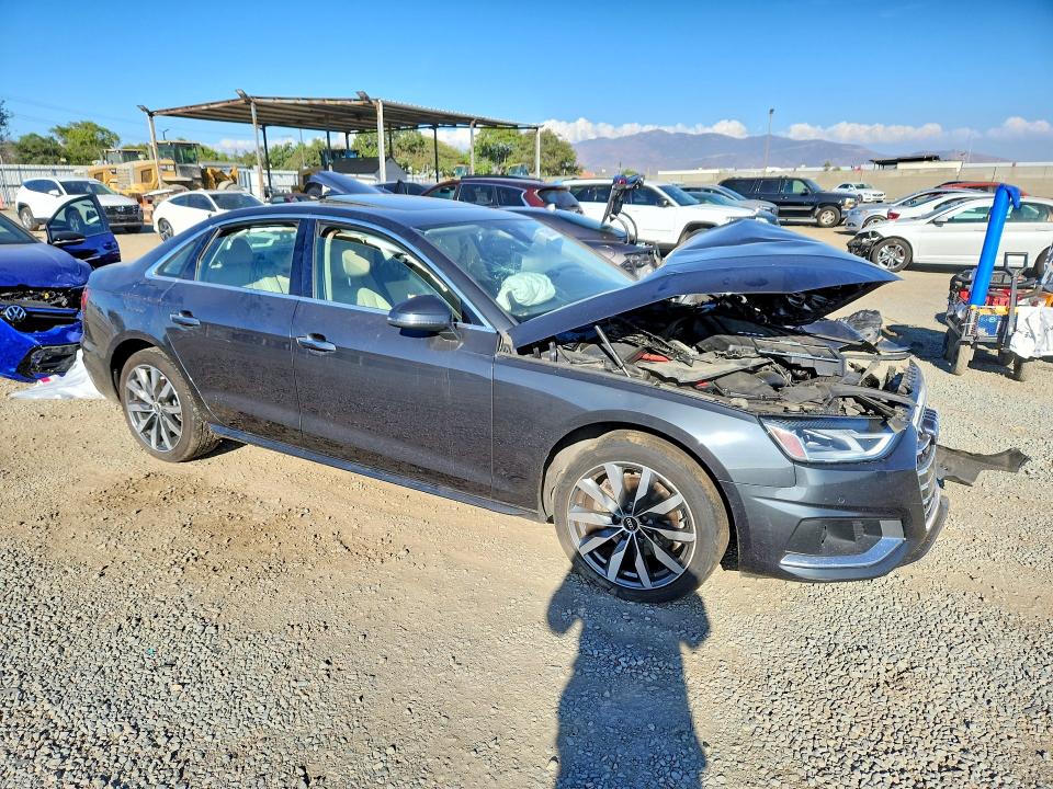 Foto 4 de la subasta – 2021 AUDI A4 con VIN WAUABAF42MA086651
